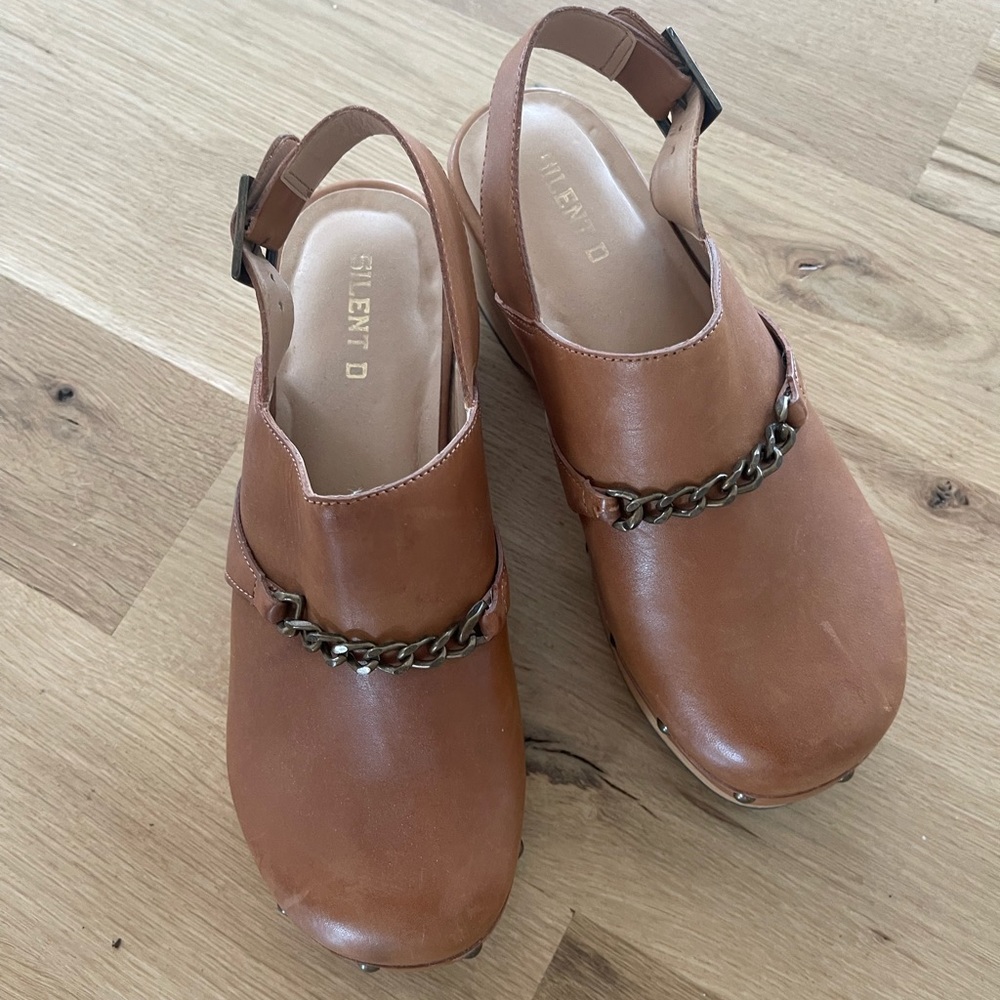 Like new Silent D clogs from Anthropology…. Super stylish and comfortable!!